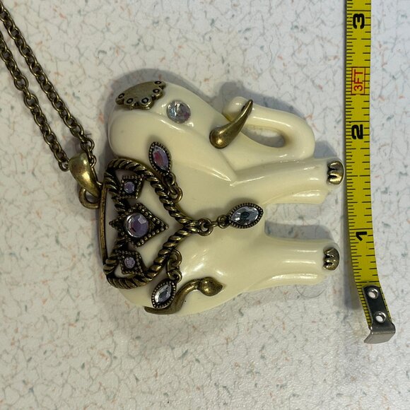 Elephant Necklace - Picture 4 of 5